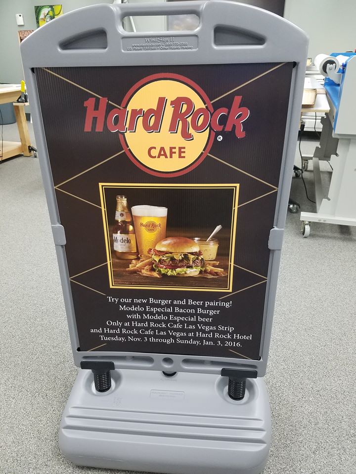 Heavy-duty outdoor sidewalk sign