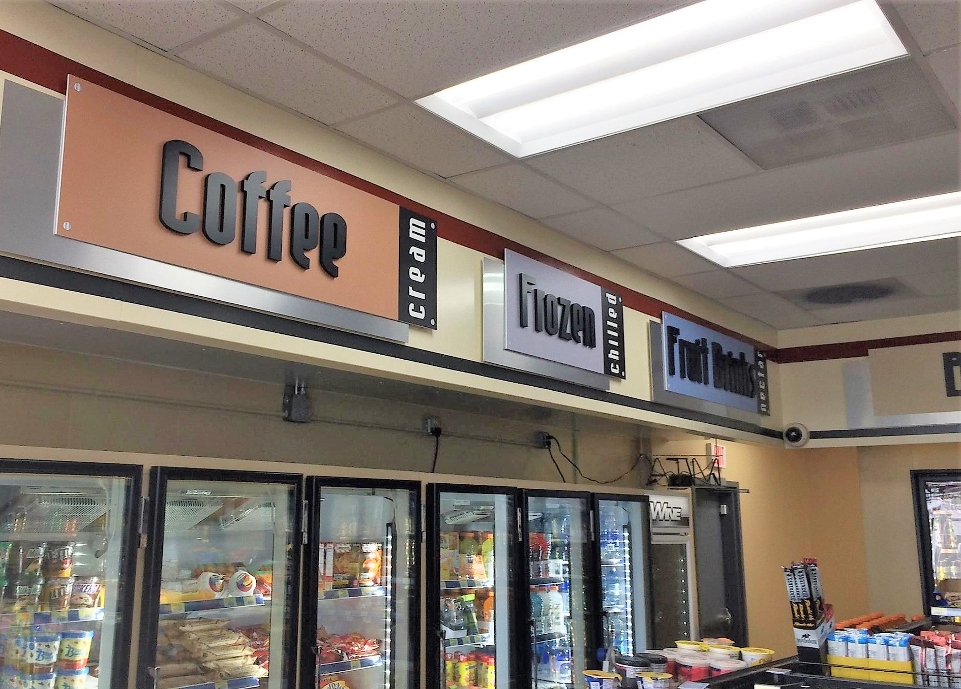 Custom dimensional retail letters professionally installed