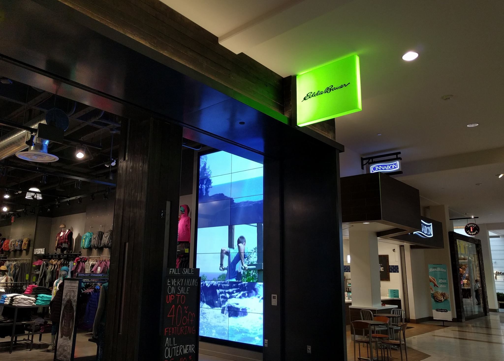 Mall Signs — tenant & property sign systems