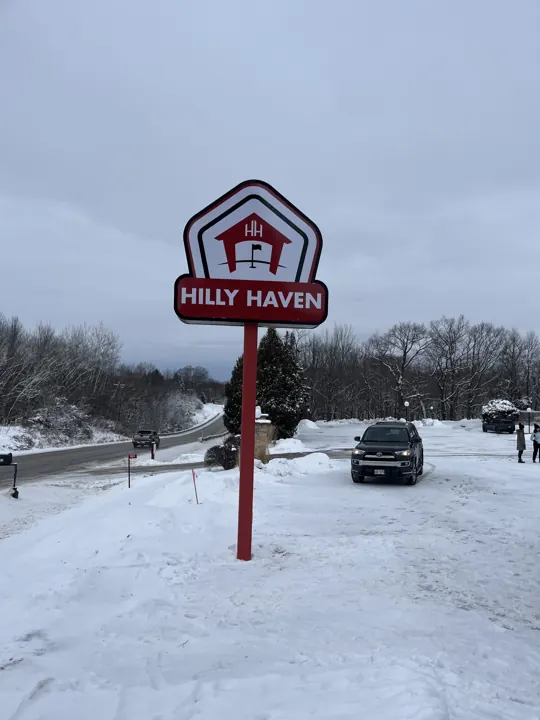 Hilly Haven Golf Course — pylon sign project by Covenant Signs and Graphics