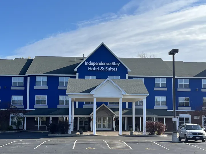 Independence Stay — hotel building sign project by Covenant Signs and Graphics