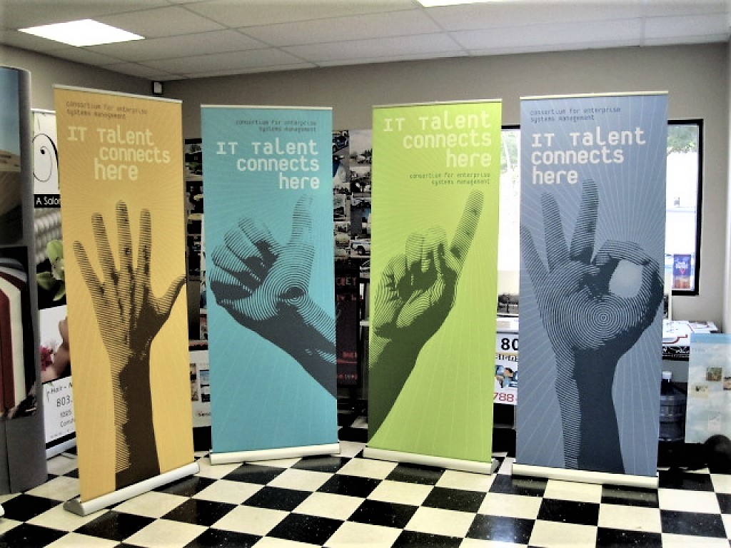 Portable retractable banner used for indoor promotion