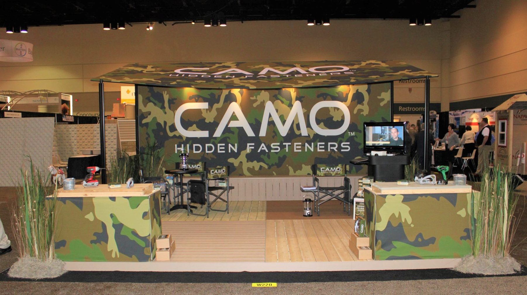 Green Bay Custom Tablecovers signage