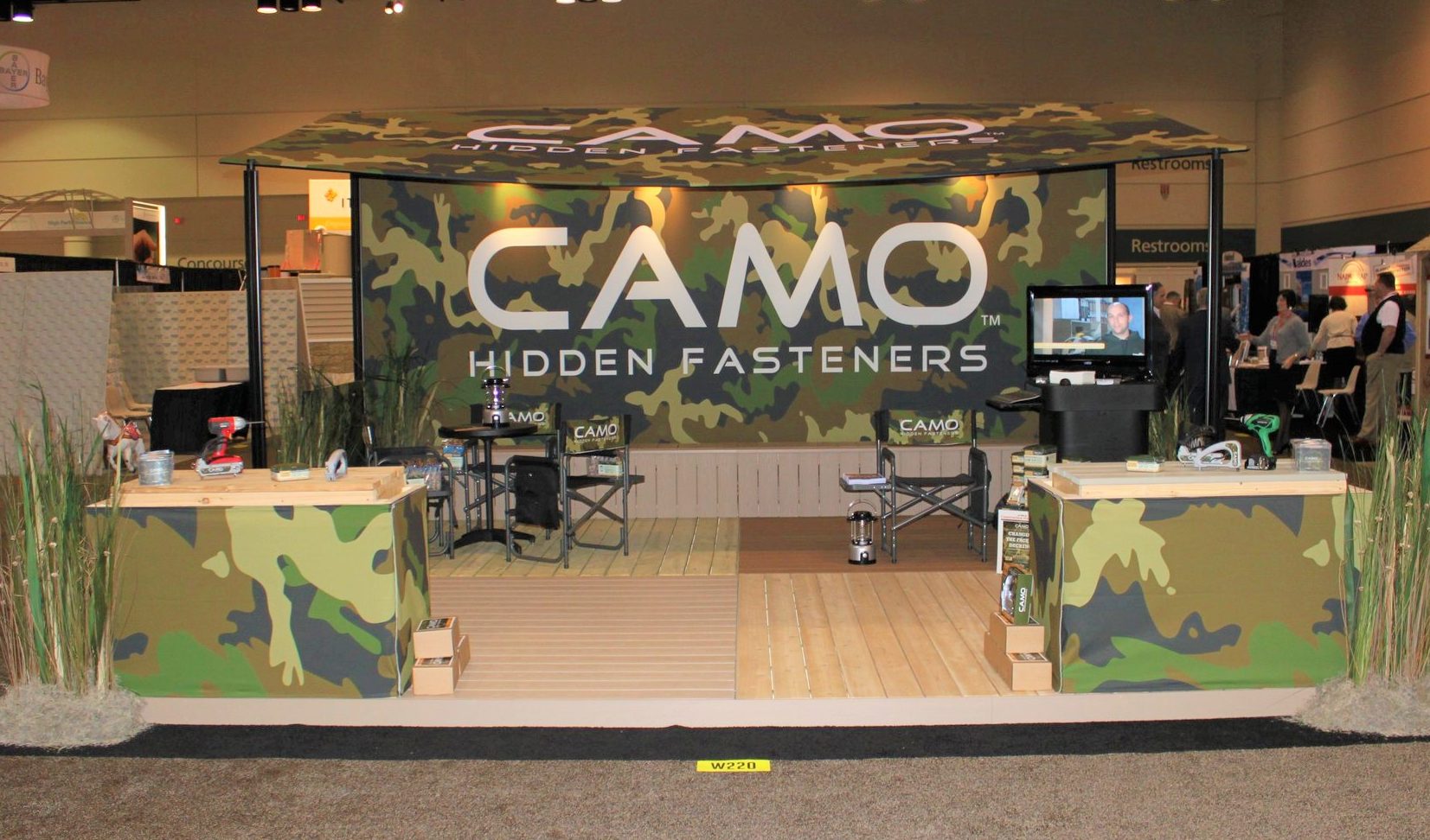 Custom full-size branded trade show exhibit